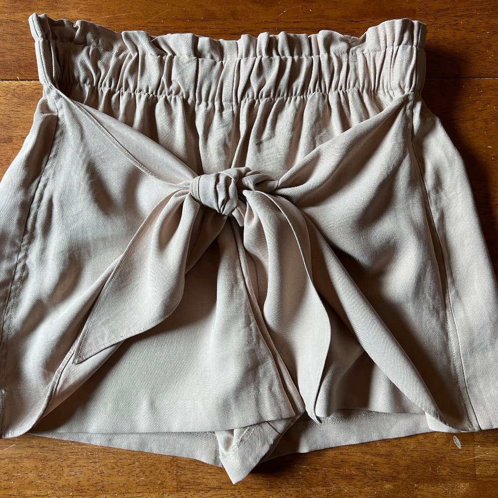 BCBGeneration Tie-Front Wrap Shorts Size Medium